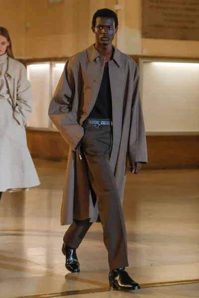Look 9